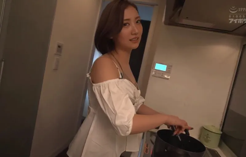 Cậu em chồng yêu trúng số và người vợ sắp cưới của anh trai có chiếc lưỡi điêu luyện