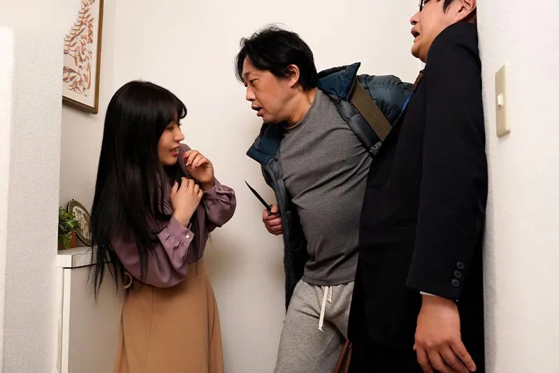 Cô gái khổ sở gặp lại kẻ ép làm tình mình 10 năm trước