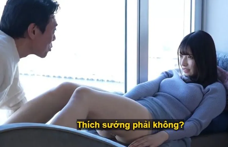Buổi hẹn hò giữa bác trai và cô minh tinh trẻ tuổi mới debut tại nhà nghỉ sang trọng